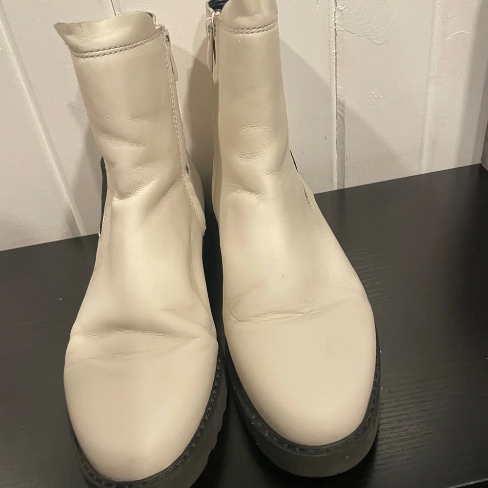 Franco Sarto elegant cream